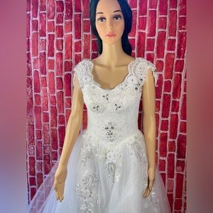 Wedding Dress.  Sleeve Sexy U-neck